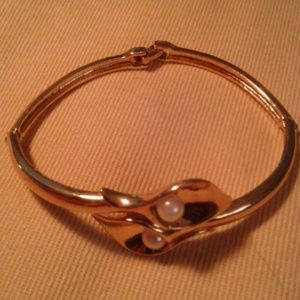 Avon vintage sp gold bracelet in excellent shape